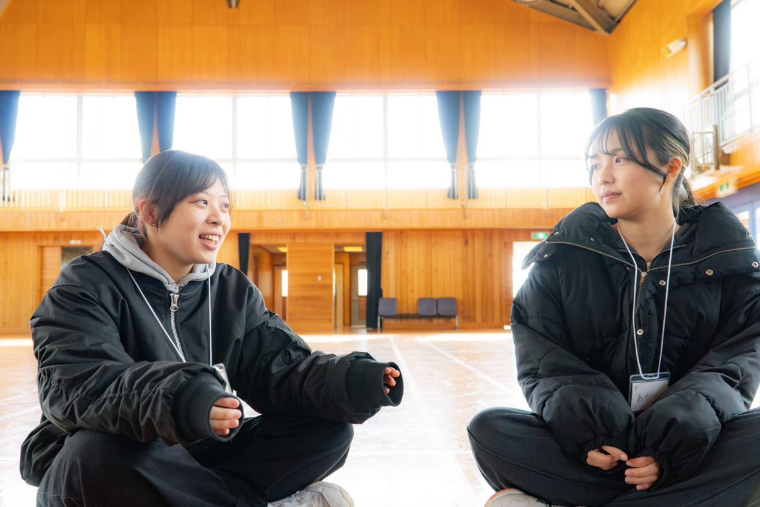 群馬・前橋の専門学校 夢学科で先生と生徒が1対1で夢について語り合う個別面談の様子