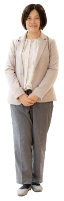 山川 真以子